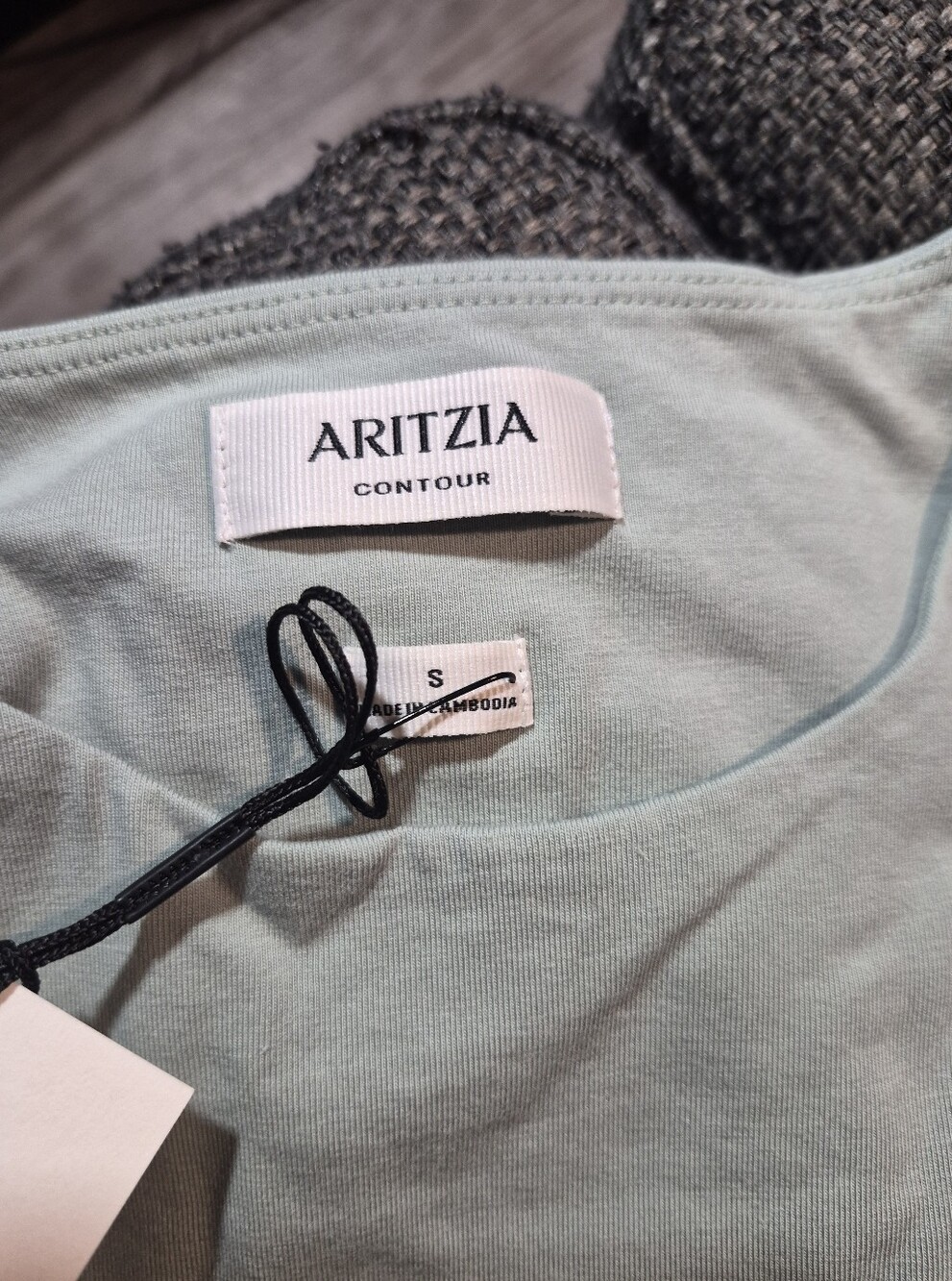Aritzia Casual Contour Crewneck Bodysuit - Picture 3 of 4